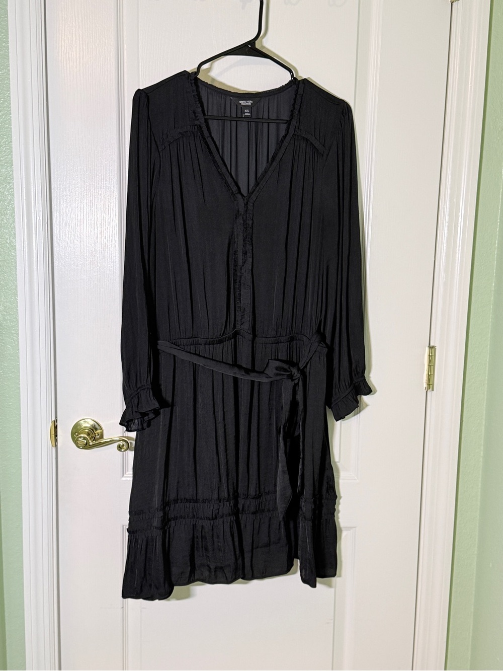 Simply Vera Vera Wang Black Long-Sleeve V-Neck Belted Dress